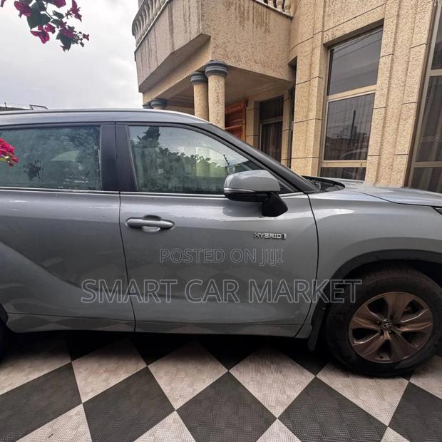 New Toyota Highlander Hybrid 2024 Green
