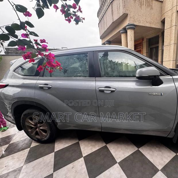 New Toyota Highlander Hybrid 2024 Green
