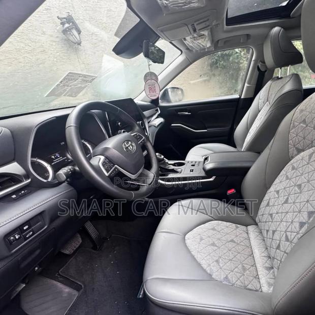 New Toyota Highlander Hybrid 2024 Green
