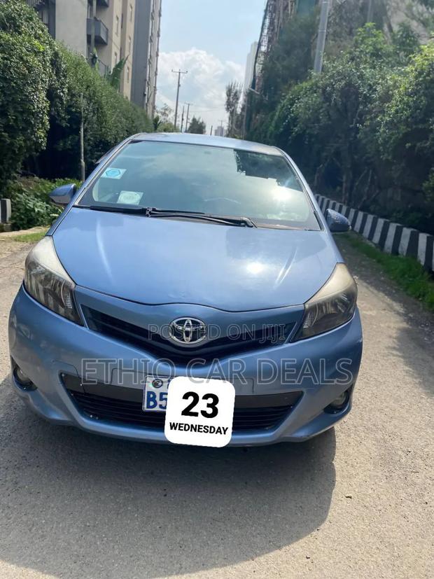 Toyota Yaris 2012 Blue