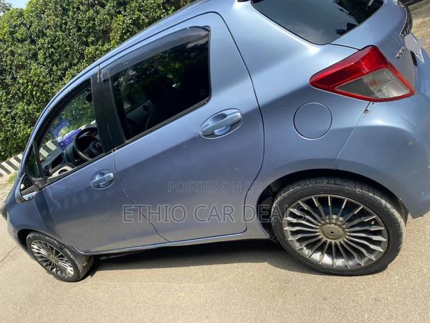 Toyota Yaris 2012 Blue
