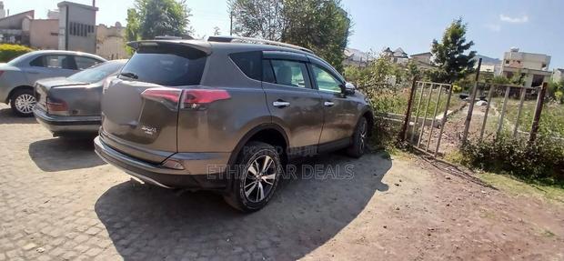 Toyota RAV4 2017 Gray