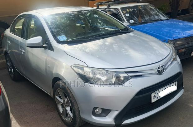 Toyota Yaris 2016 Silver
