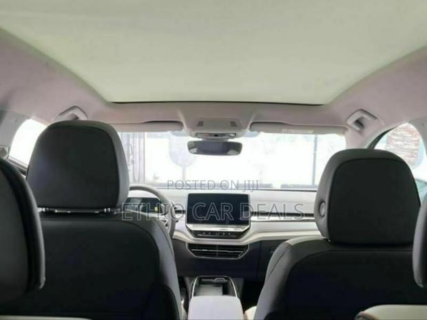 Volkswagen ID.6 2022 Black