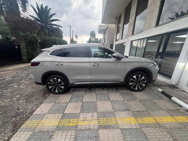 BYD Song Plus 2025 Silver