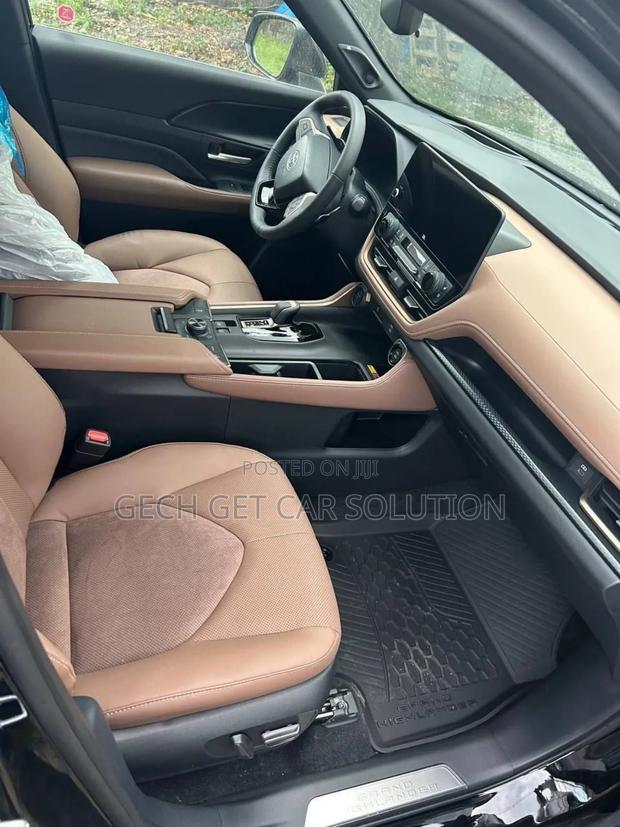 Toyota Grand Highlander Hybrid 2024 Black