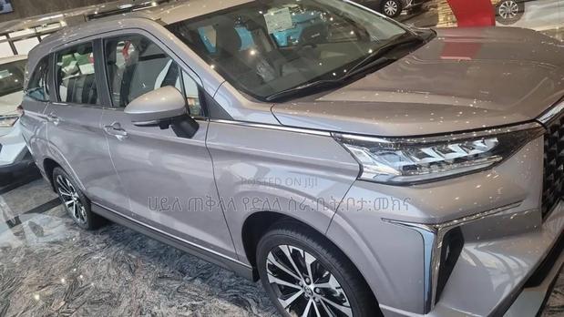 New Toyota Veloz 1.5 CVT FWD 2023 Silver