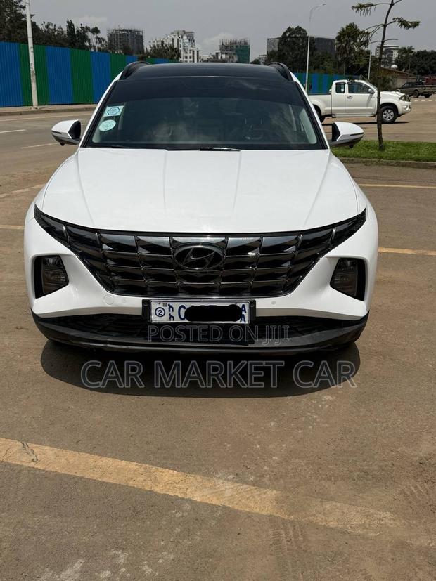 Hyundai Tucson SE 2022 White