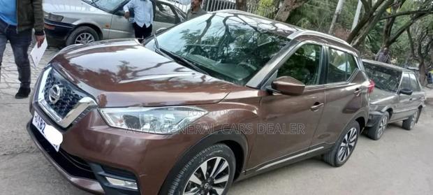 Nissan Kicks 2017 Brown