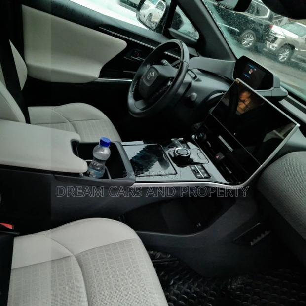 Toyota bZ4X 71.4 kWh AWD 2022 Gray