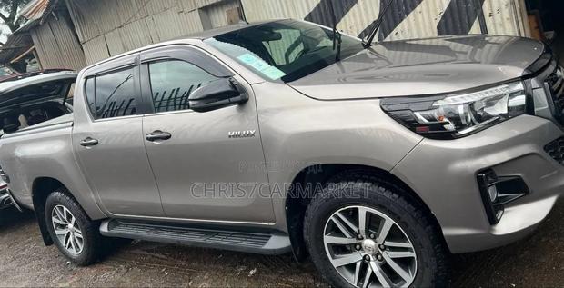 Toyota Hilux Revo Double Cab Deisel 2.4 AWD 2020 Gray