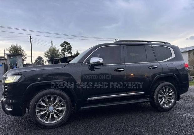 Toyota Land Cruiser 3.5 V6 2022 Black