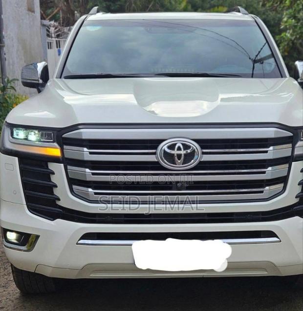 Toyota Land Cruiser 2022 Off white
