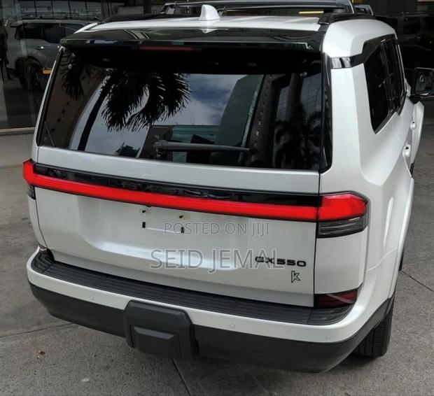 New Lexus GX 550h Hybrid AWD 2024 Off white