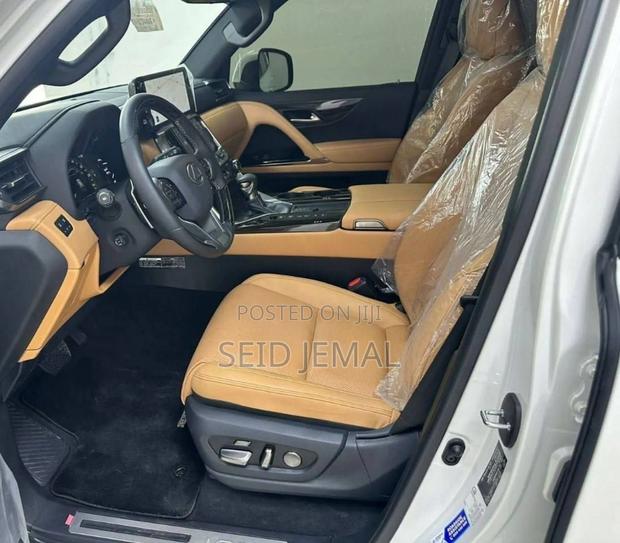 New Lexus LX 2024 Off white