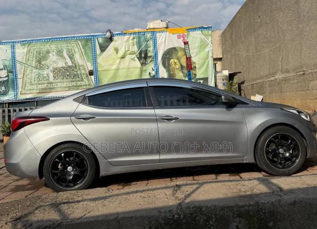 Hyundai Avante 2014 Silver