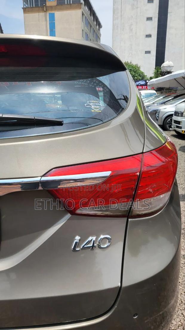 Hyundai i40 2013 Gold