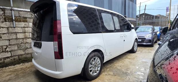 New Hyundai Staria 2023 White