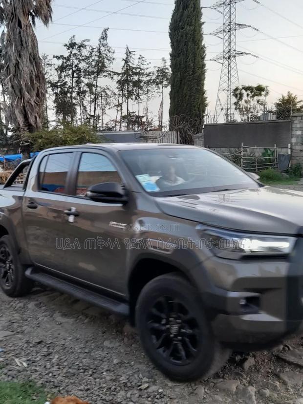 Toyota Hilux 2022 Matt Black