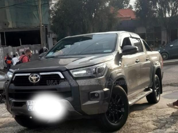 Toyota Hilux 2022 Matt Black