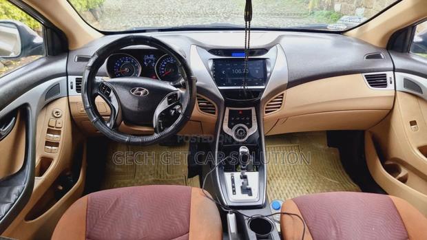 Hyundai Elantra 2013 Brown
