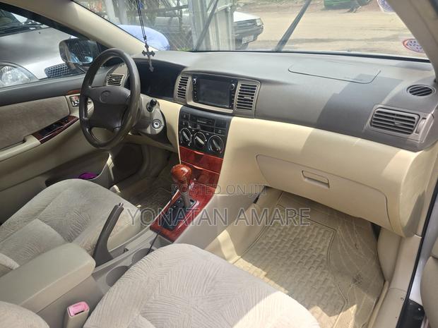 Toyota Corolla 2006 Gold