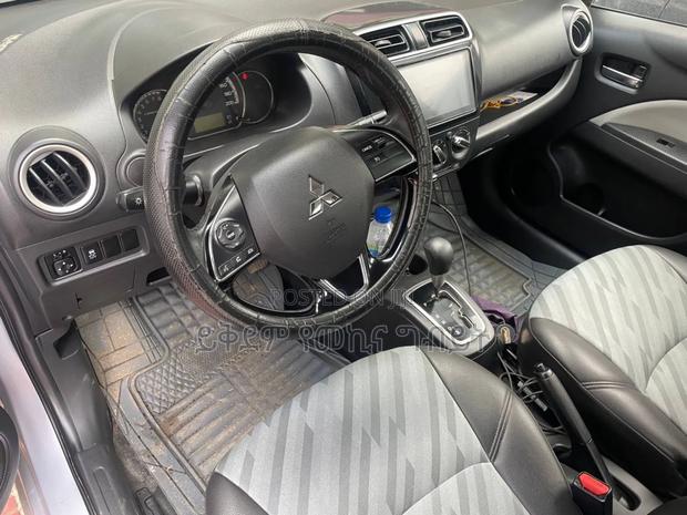 Mitsubishi Attrage 2022 Silver