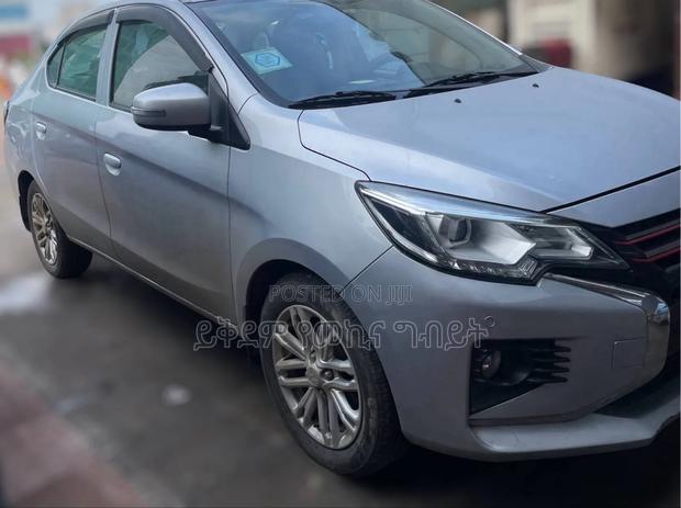 Mitsubishi Attrage 2022 Silver