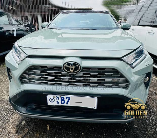 Toyota RAV4 2021 Green