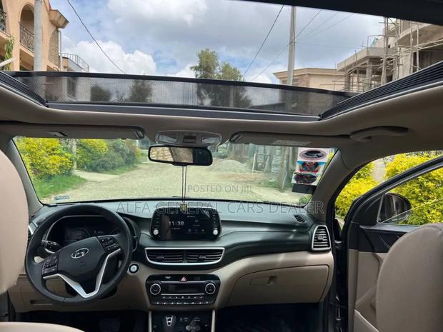 Hyundai Tucson 2022 White