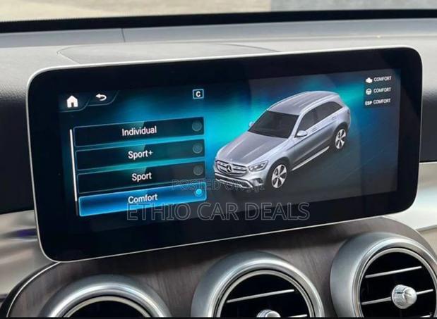 Mercedes-Benz GLC-Class 2022 White