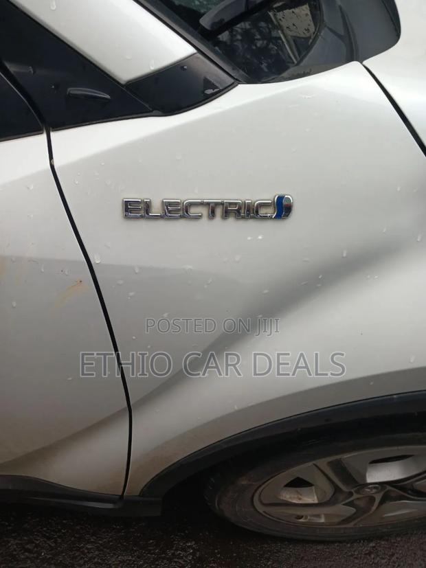 Toyota C-HR 2022 White
