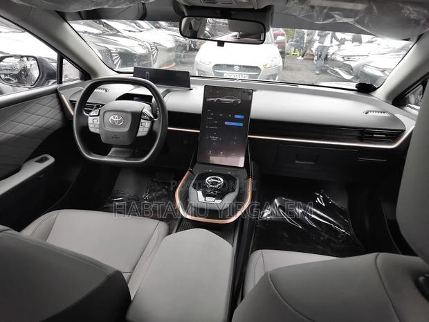 Toyota bZ3 2024 Gray