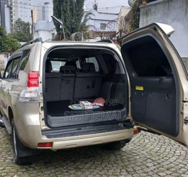 Toyota Land Cruiser Prado 2011 Gold