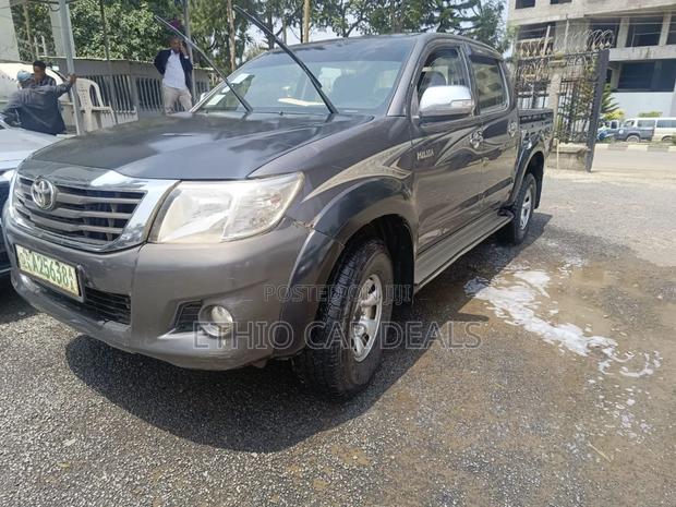 Toyota Hilux 2015 Black