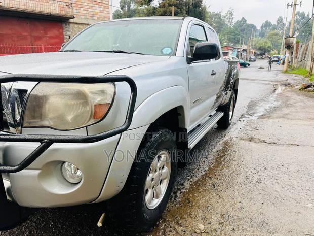 Toyota Tacoma 2009 White