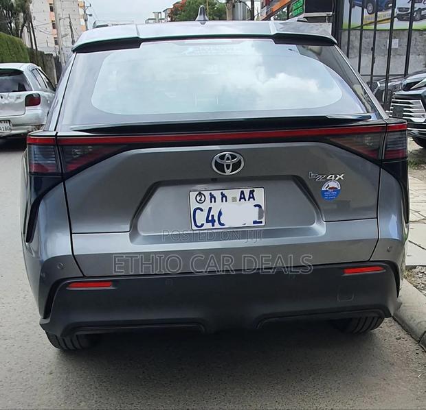 Toyota bZ4X 71.4 kWh AWD 2023 Silver