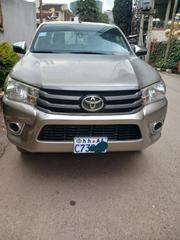 Toyota Hilux 2017 Gold for sale