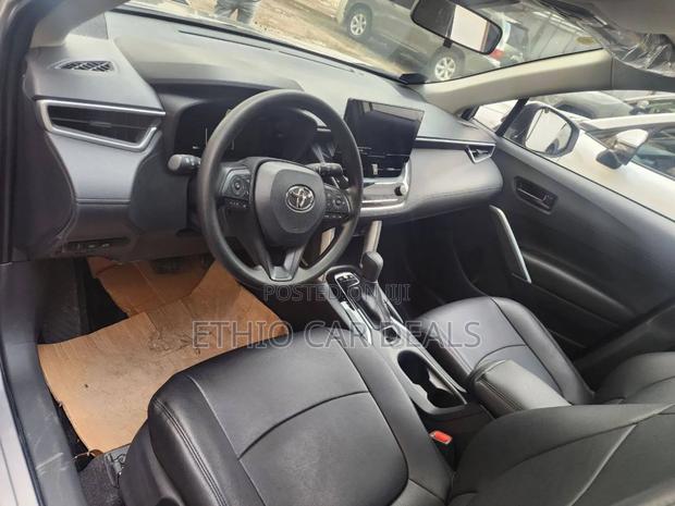 Toyota Corolla Cross Hybrid 2024 Silver