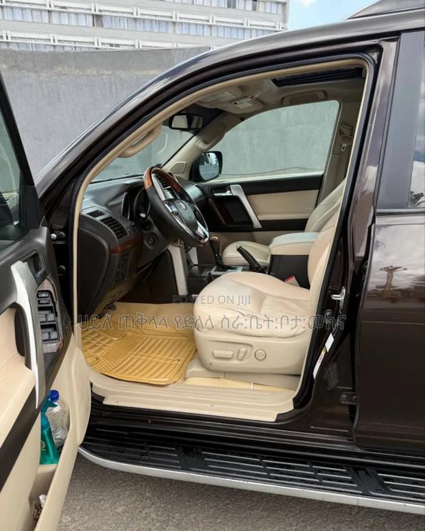 Toyota Land Cruiser Prado 2012 Brown