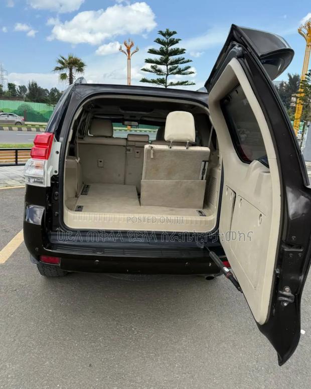 Toyota Land Cruiser Prado 2012 Brown
