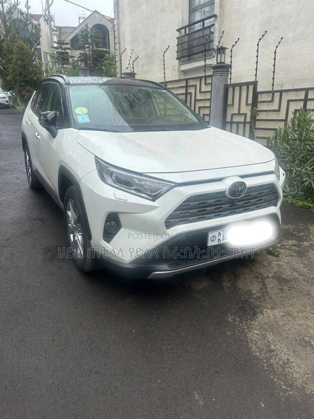 Toyota RAV4 2020 White