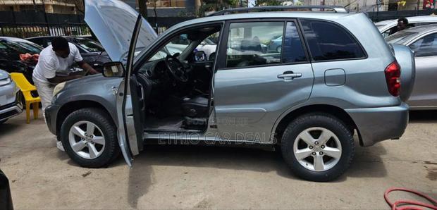 Toyota RAV4 2005 Blue