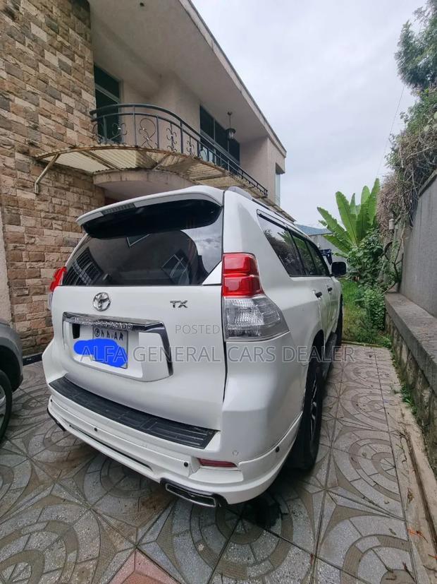 Toyota Land Cruiser Prado 2013 White