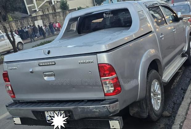 Toyota Hilux 2015 Silver