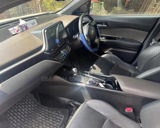 Toyota C-HR 2021 Ivory