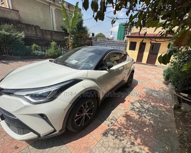 Toyota C-HR 2021 Ivory