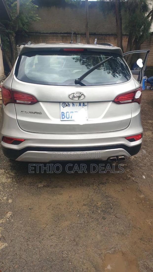 Hyundai Santa Fe 2018 Silver