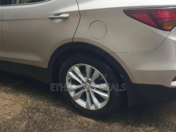 Hyundai Santa Fe 2018 Silver