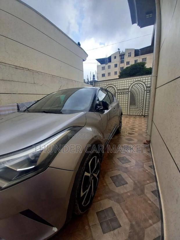 Toyota C-HR 2017 Silver